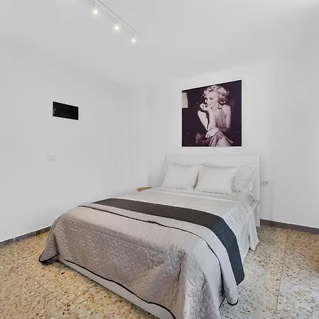 Azurebalcony Newlyrenovated 1stfloor Loscristianos *